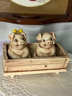 Vintage Salt and Pepper Pigs